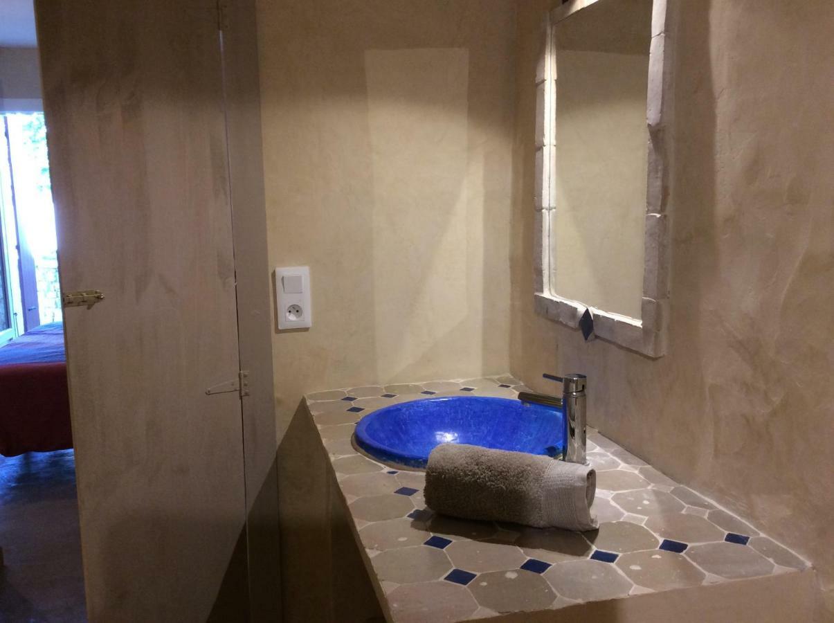 Mas Des Broussonnetiers Apartment Barjac  Luaran gambar